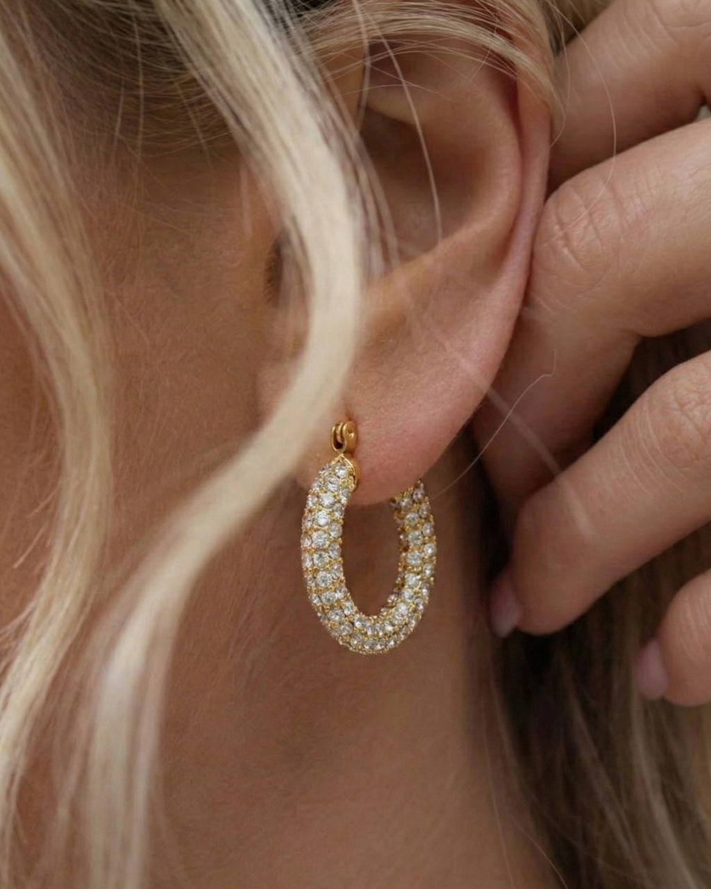 MUST HAVE EARRING