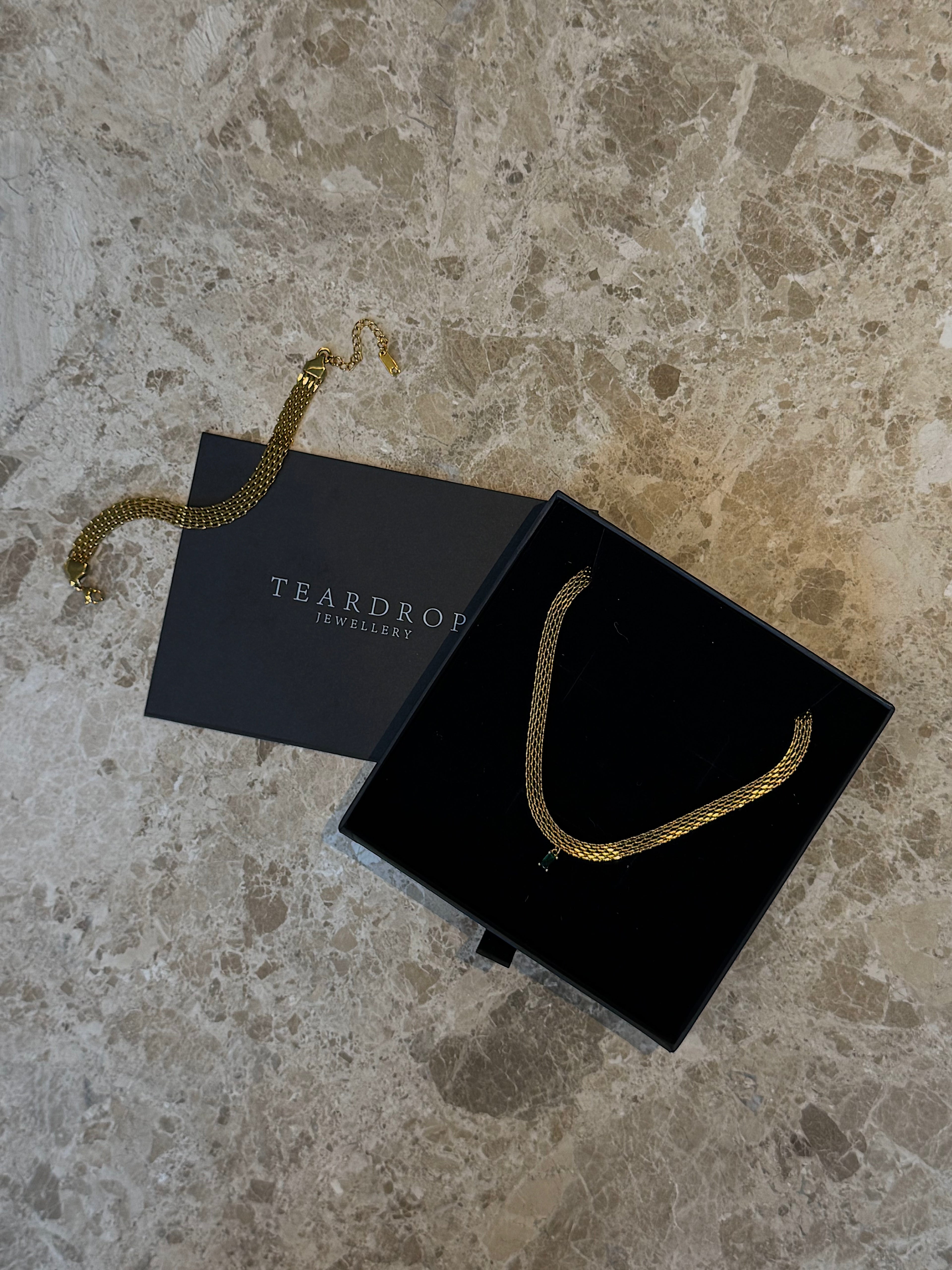 GREEN LIGHT NECKLACE